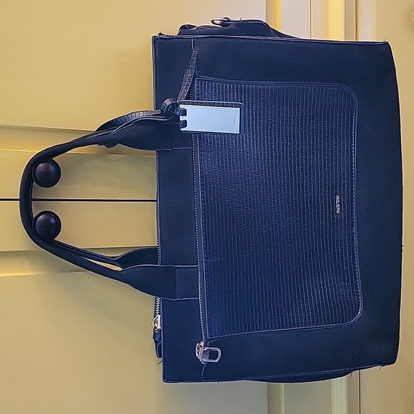 Purse - Picture 1 of 4